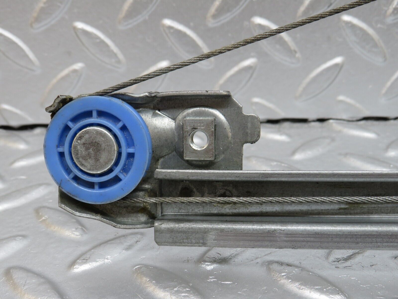 34172 Mercedes-Benz W124 260E Rear Right Power Window Regulator With Motor 774.30016/22