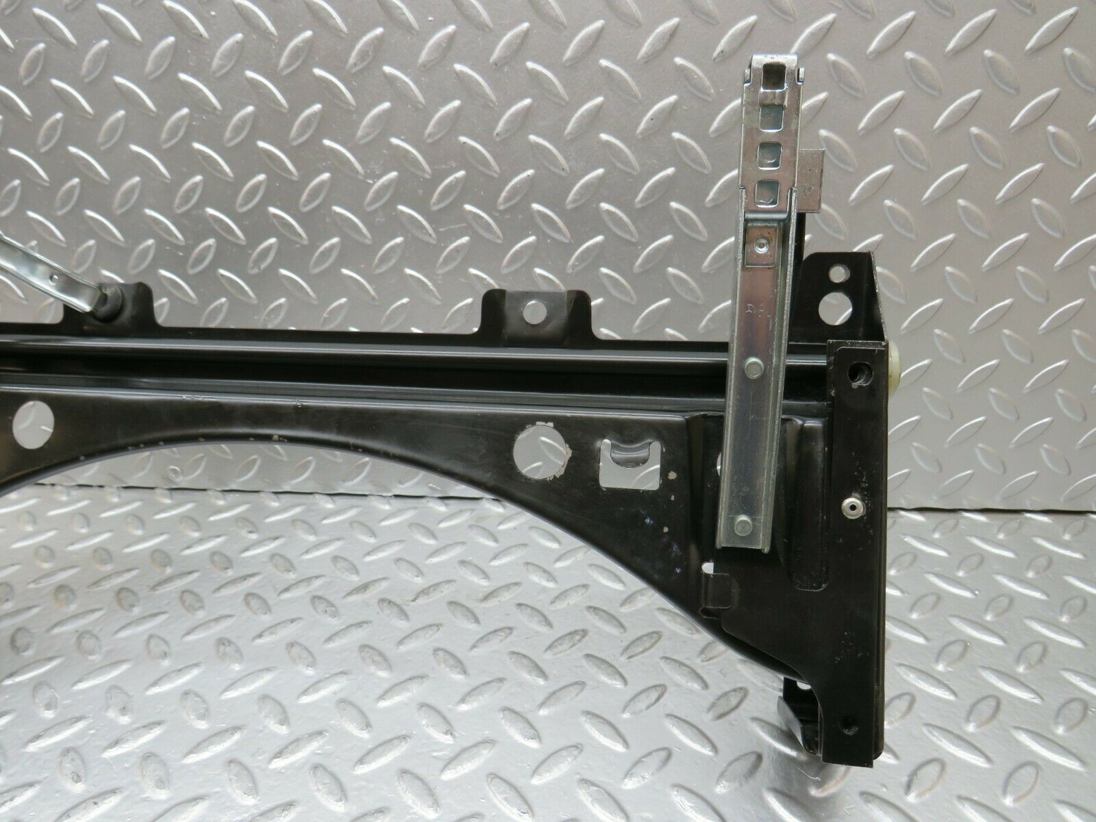 24182 Mercedes-Benz W123 280E Front Right Seat Sliding Mechanism