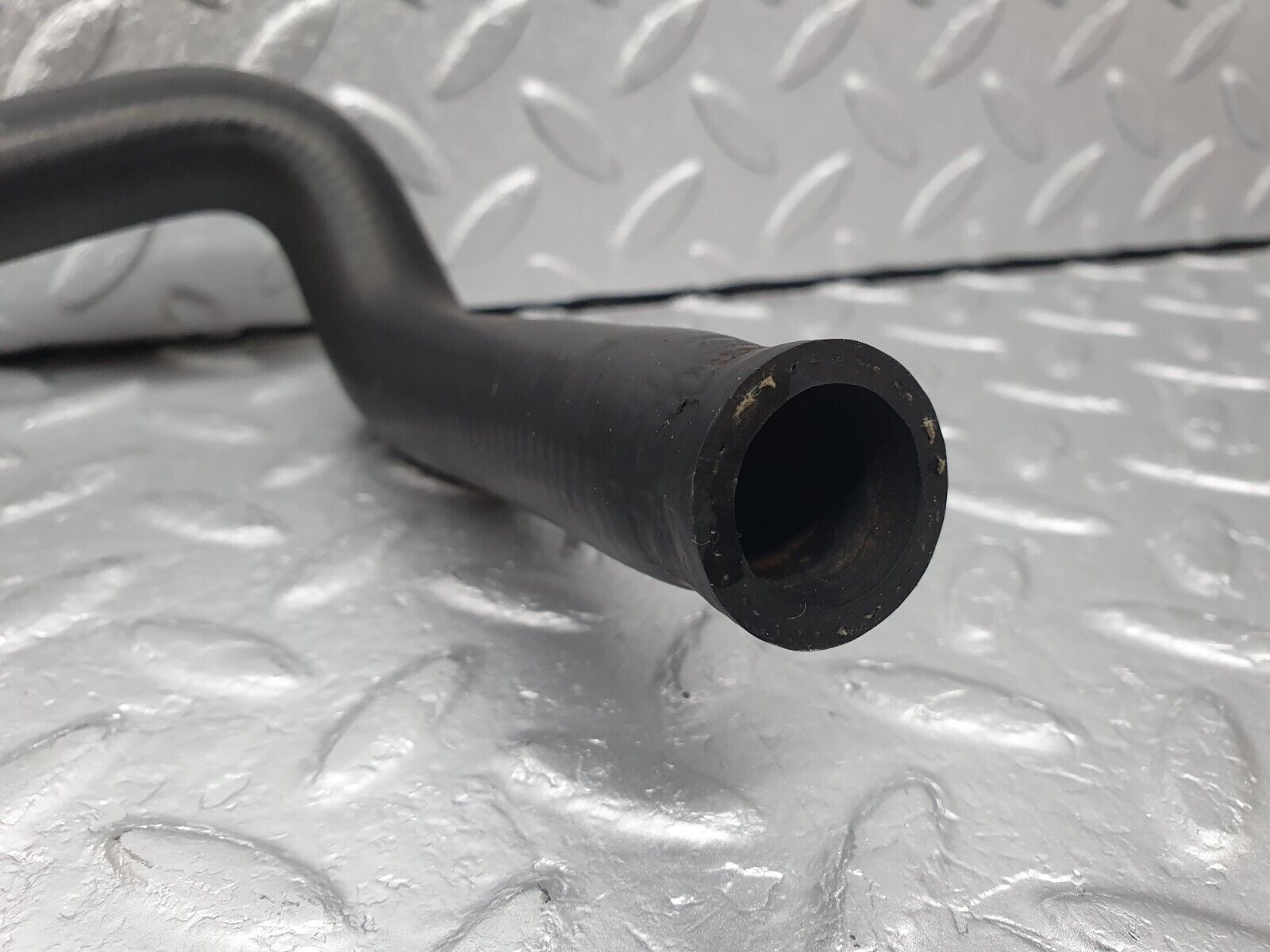 41041 Mercedes-Benz W126 300SE Heater Hose Pipe
