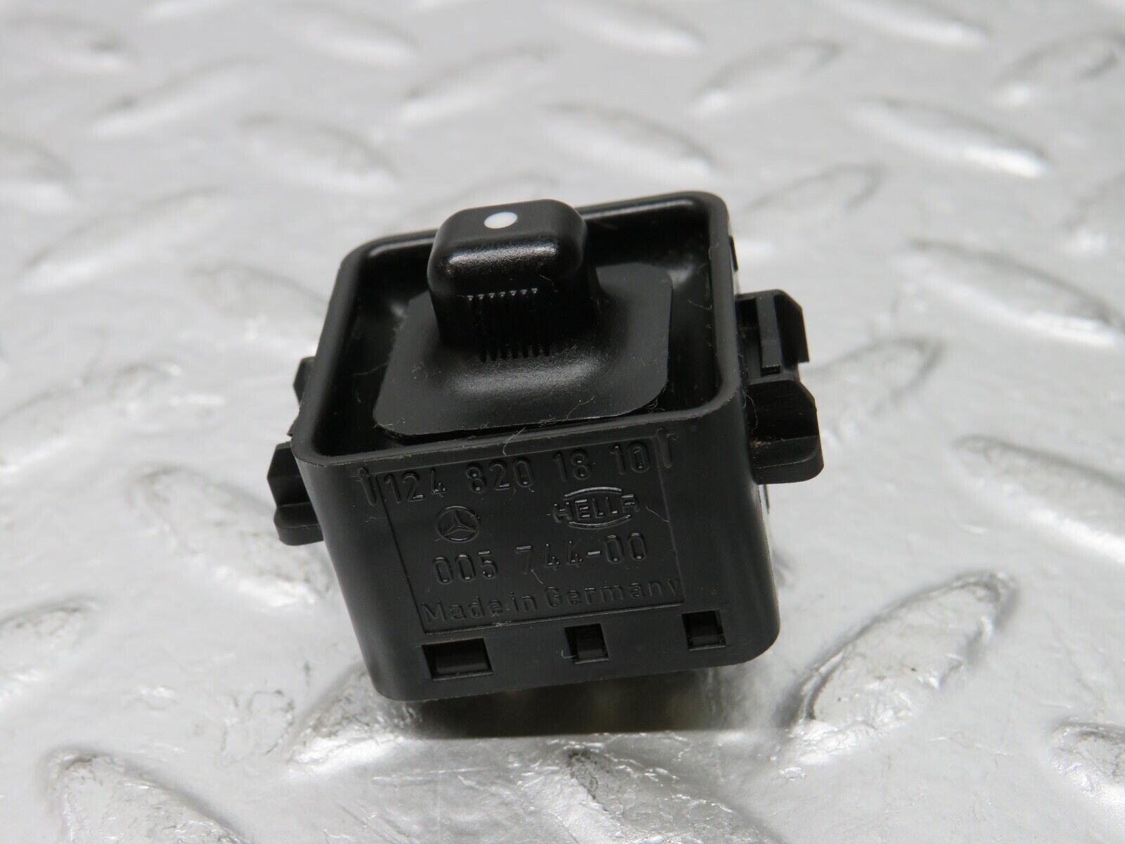 29530 Mercedes-Benz W124 230E Electric Mirror Adjust Switch 1248201810