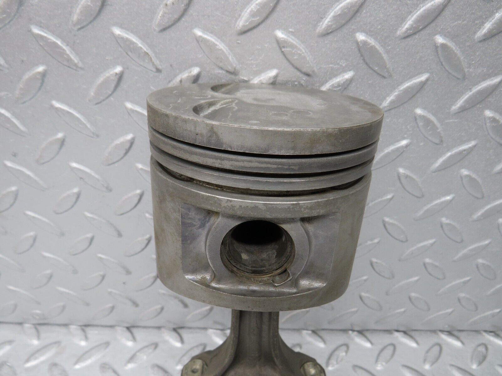 37626 Mercedes-Benz W109 300SEL Piston With Connecting Rod 91.5 mm