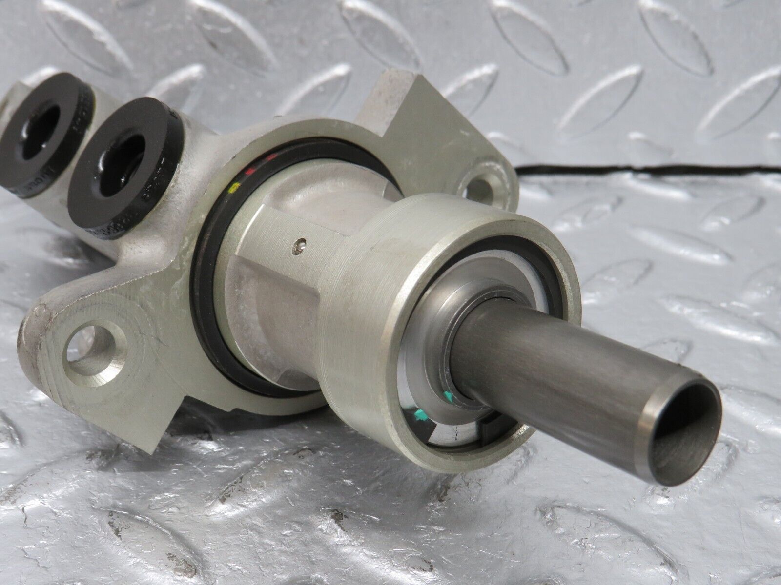 39435 Mercedes-Benz R129 320SL Coupe Brake Master Cylinder Lucas