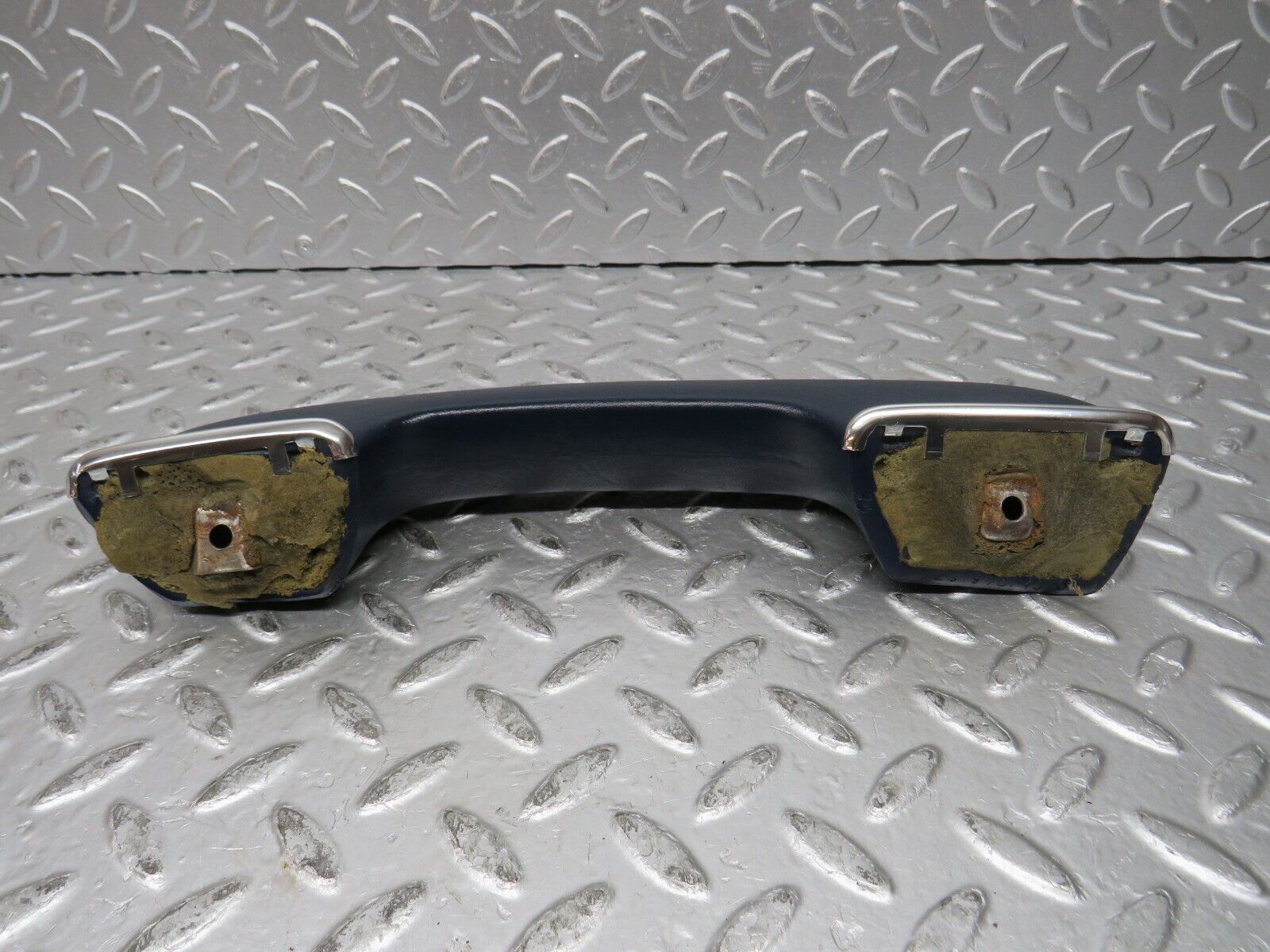 31983 Mercedes-Benz W123 230E Rear Left Interior Door Handle 1239701901