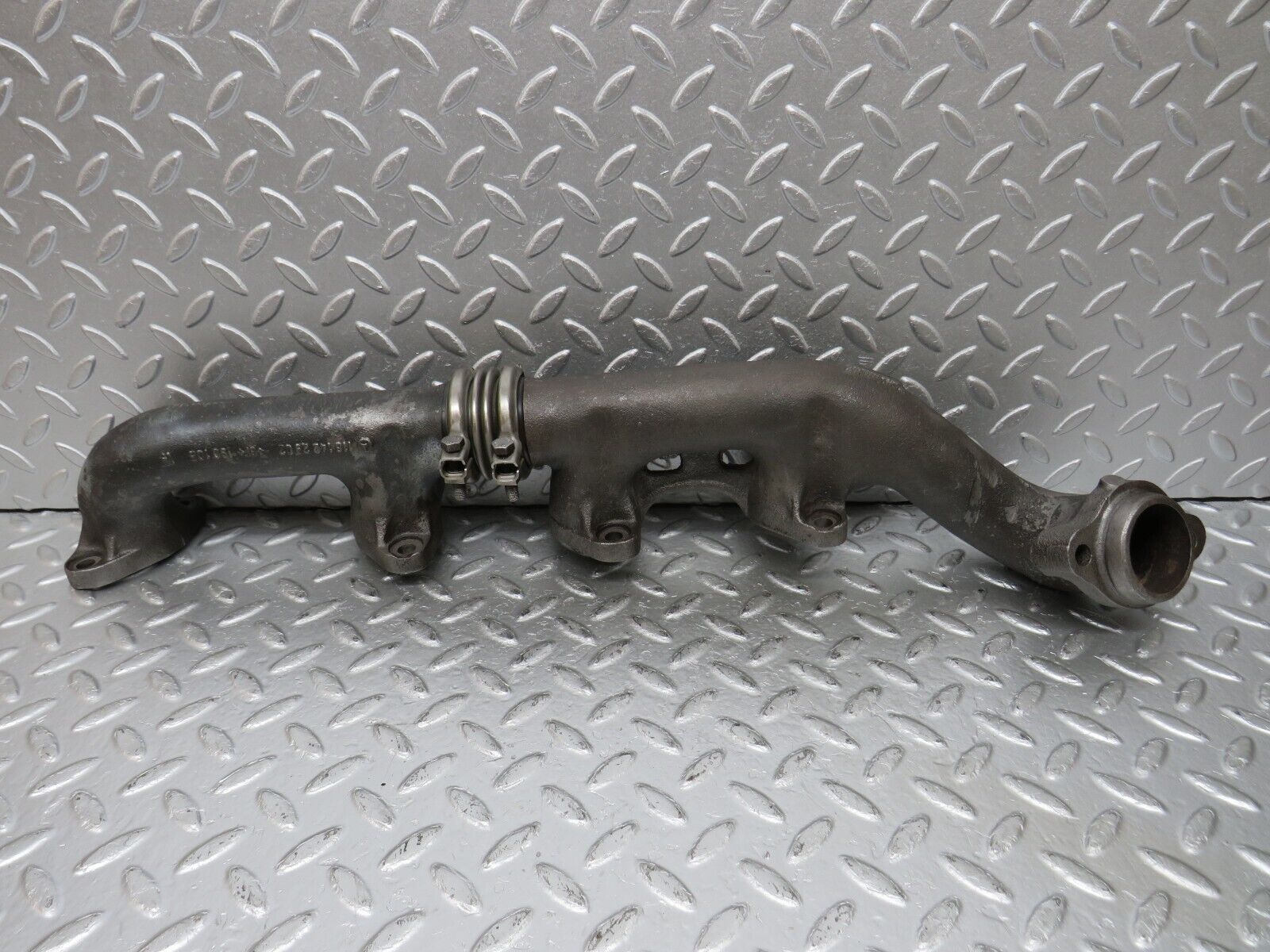 33111 Mercedes-Benz W126 380 V8 Exhaust Manifold Left 1161422302 1161422902