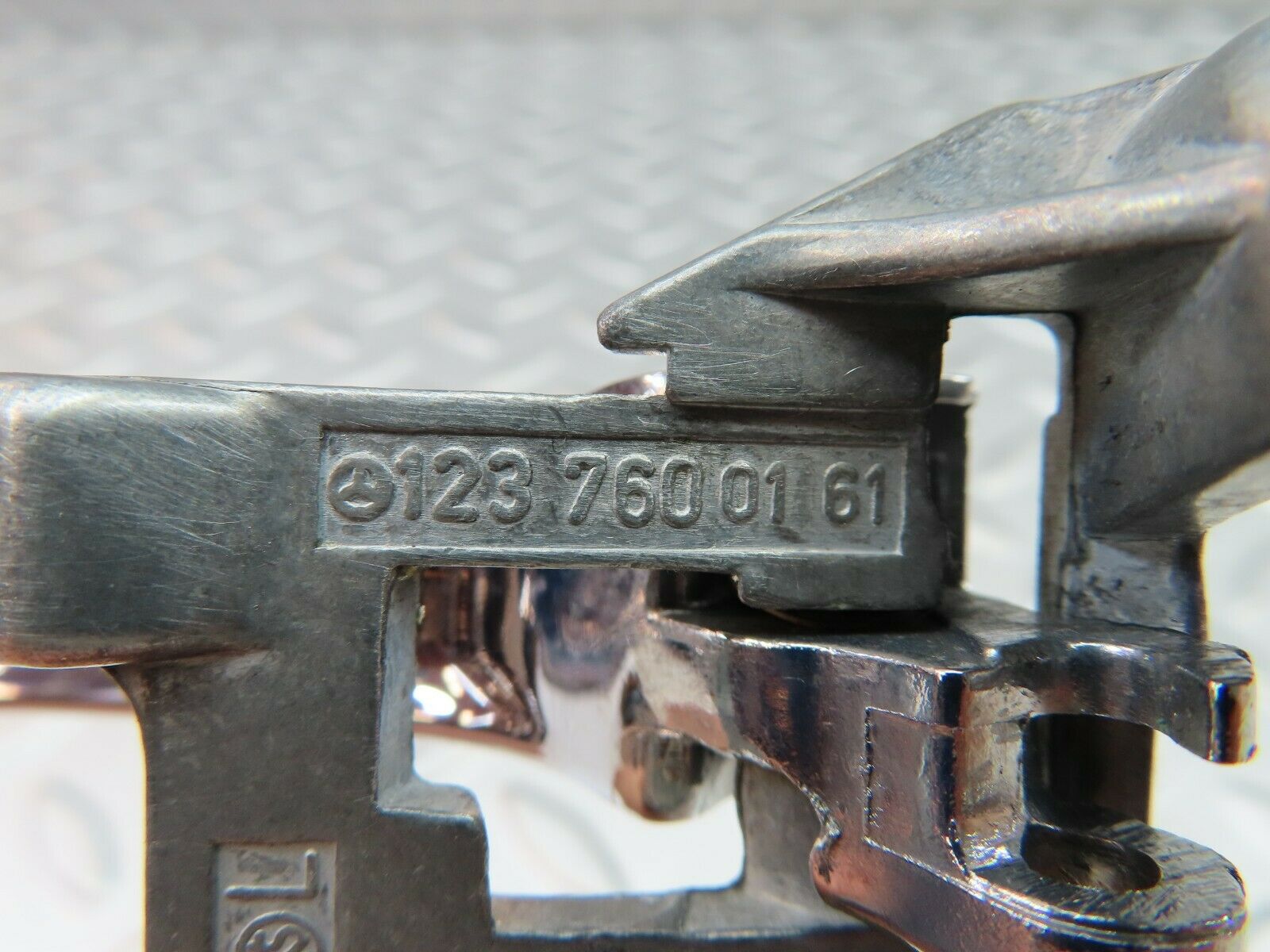 5810 Mercedes-Benz W123 200 Left Interior Door Handle 1237600161