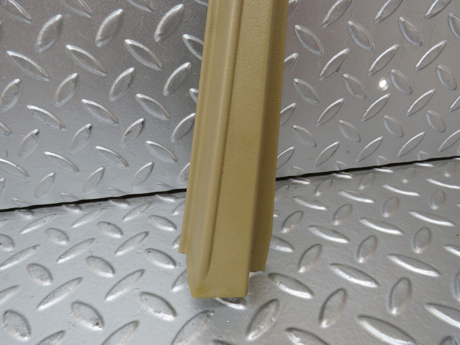 27776 Mercedes-Benz S124 300TE Front Right Door Window Frame Trim 1247250271