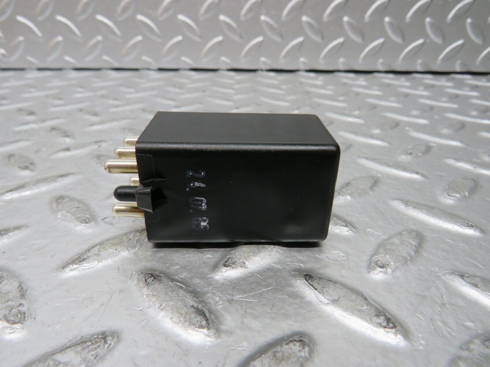 27194 Mercedes-Benz W123 280E Intermittent Wiper Relay 0008210863