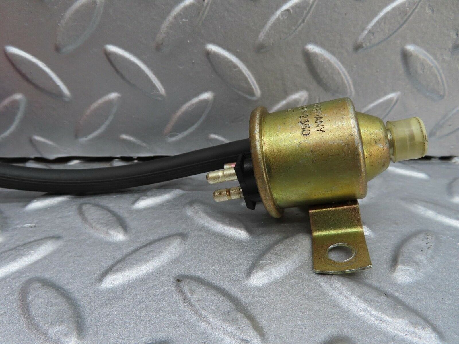 16125 Mercedes-Benz W123 280E Heater Blower Box Vacuum Valve