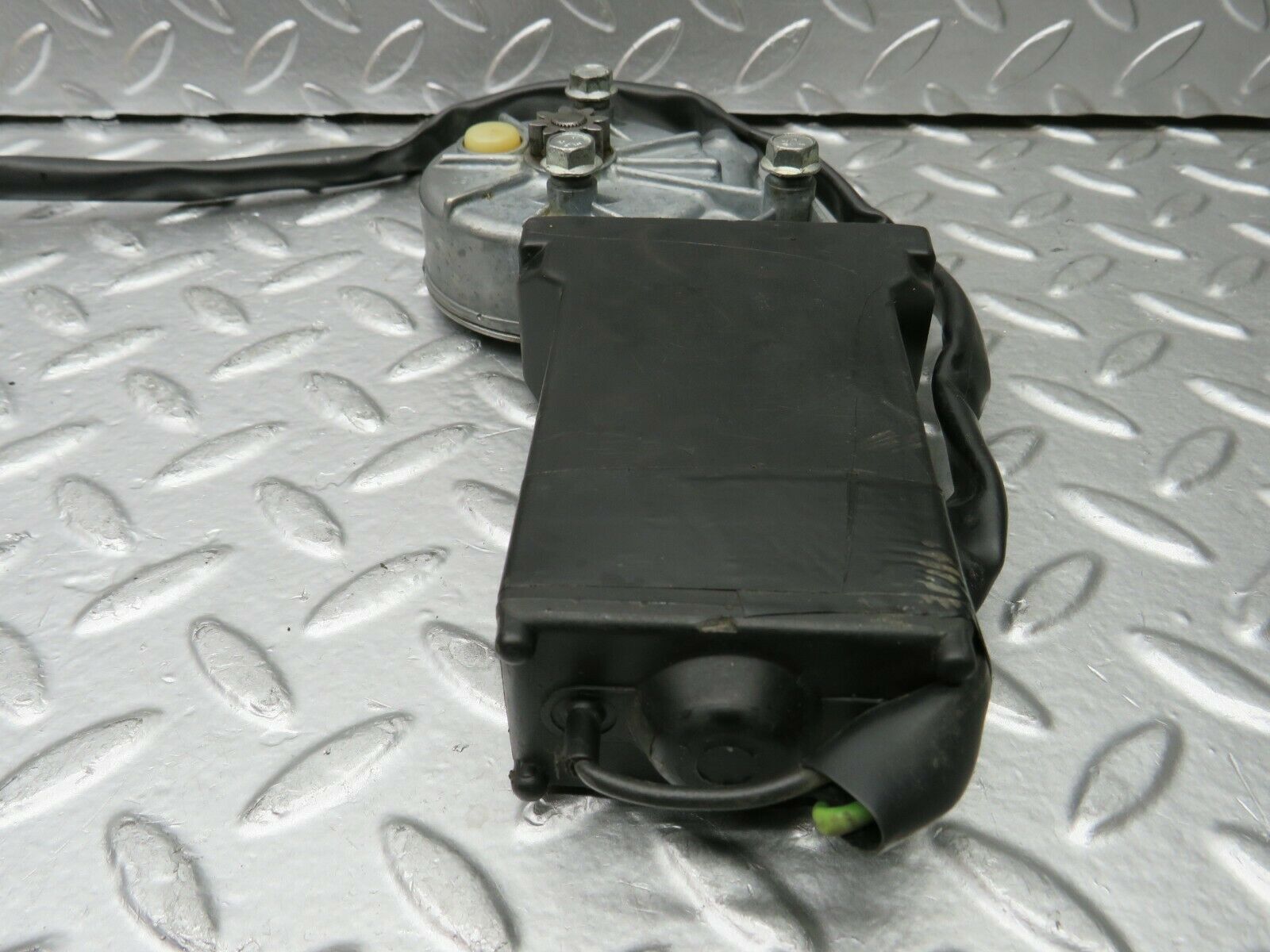 22811 Mercedes-Benz W116 350SE Rear Left Window Regulator Motor 0130820063