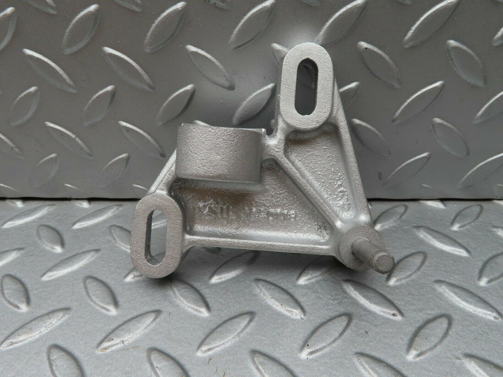 4790 Mercedes-Benz W114 280CE Coupe Handbrake Regulator Bracket 1153040118