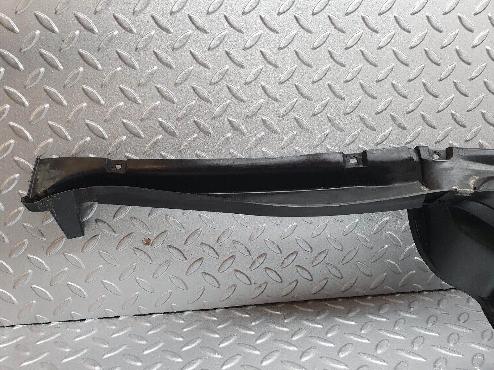 41454 Mercedes-Benz W124 200E Wiper Mechanism Cover Panel 1246280067 1246283707 1246202667 1246200978