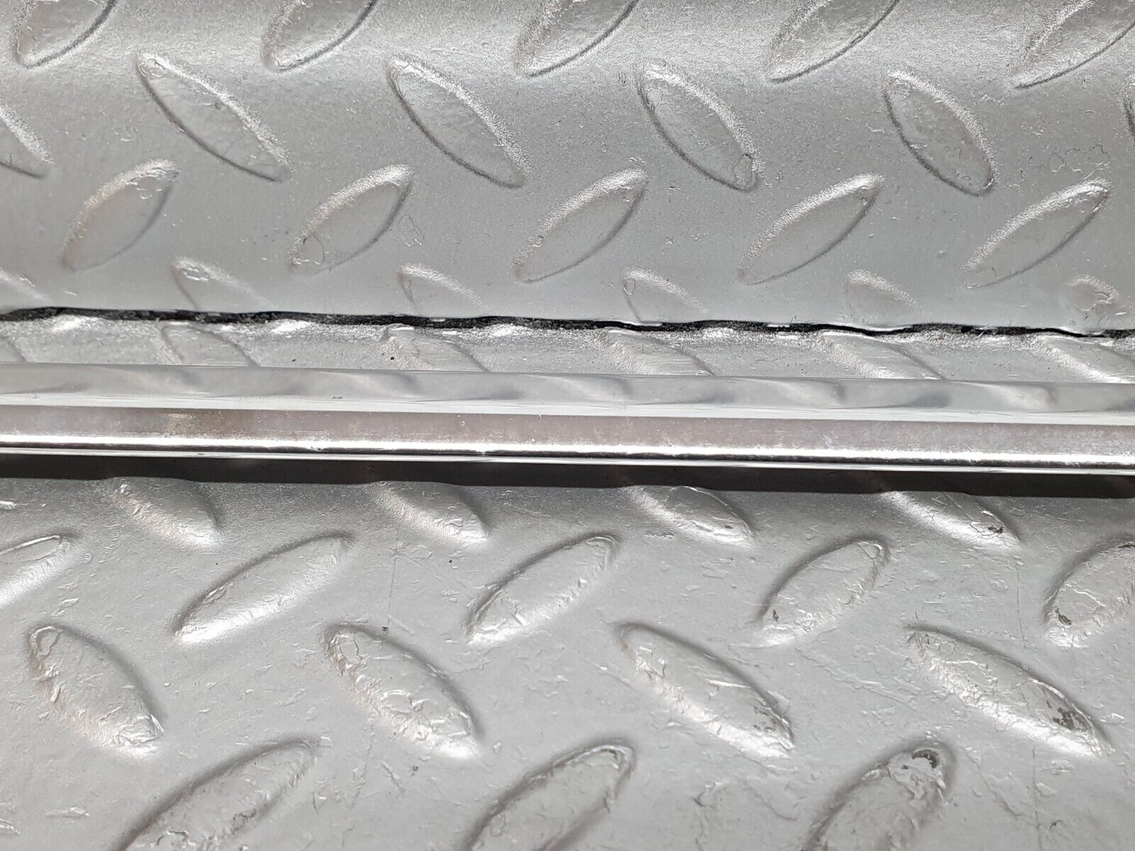 41188 Mercedes-Benz W126 300SE Rear Left Door Chrome Moulding Trim