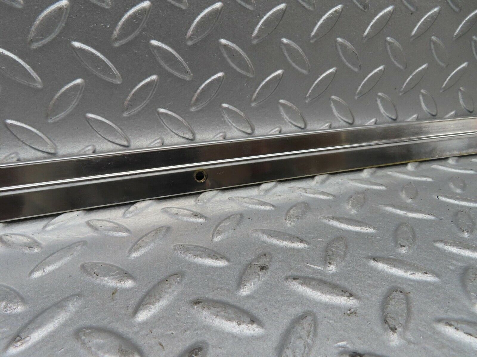 14320 Mercedes-Benz W116 350SE Roof Chrome Moulding Trim Left Side