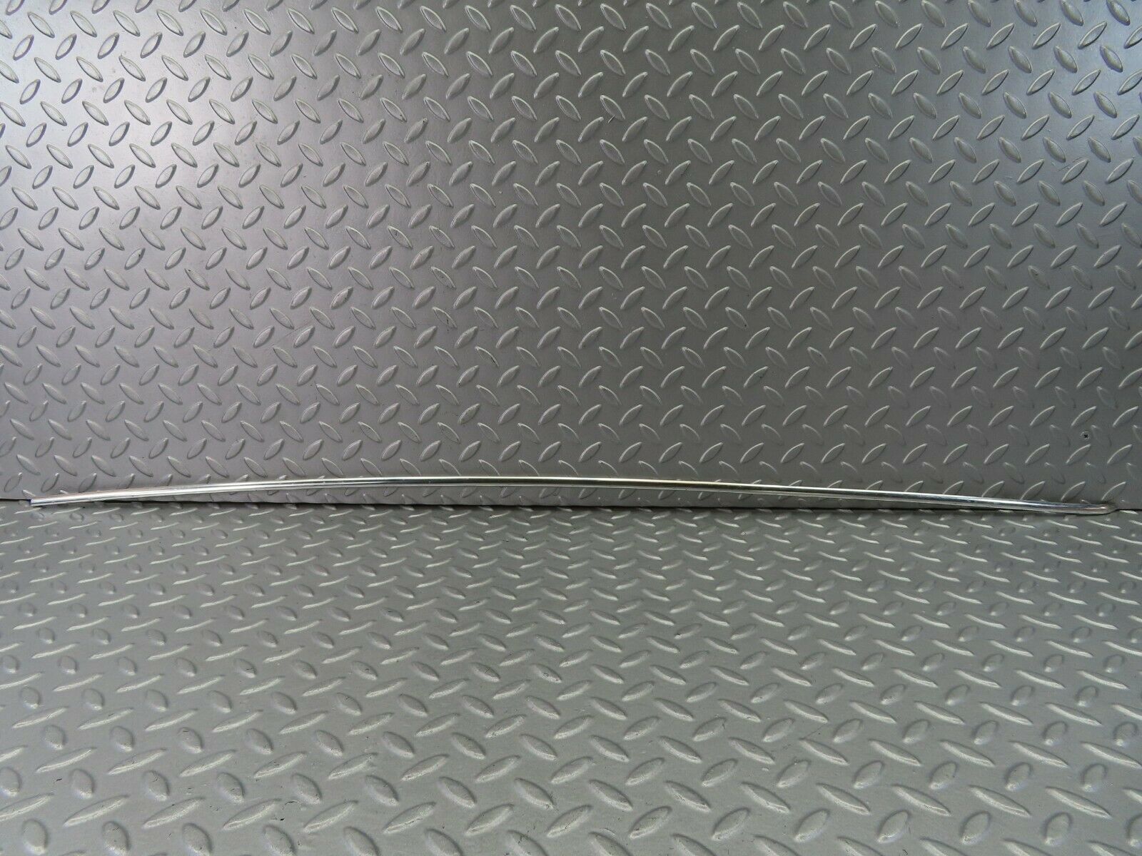 7923 Mercedes-Benz W115 220D Roof Chrome Trim Left Side