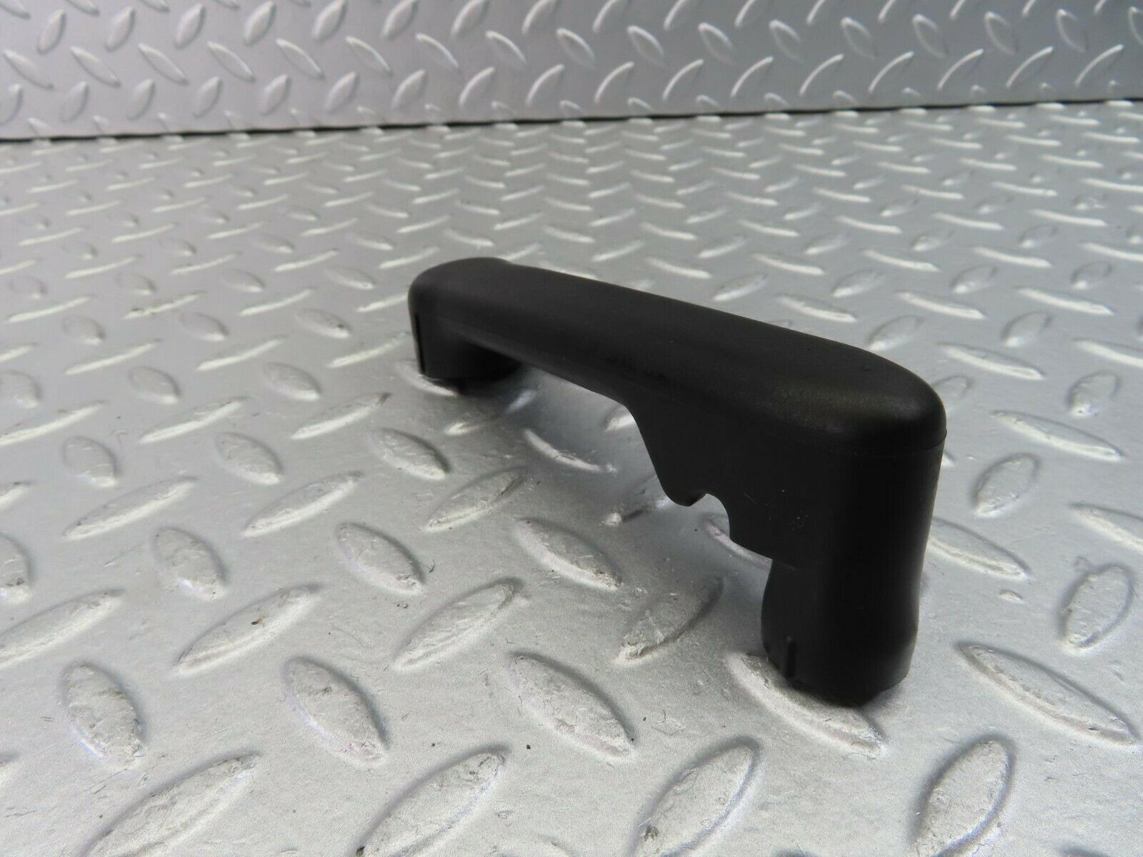 9942 Mercedes-Benz C123 230CE Coupe Crankcase Breather Pipe 1020942682