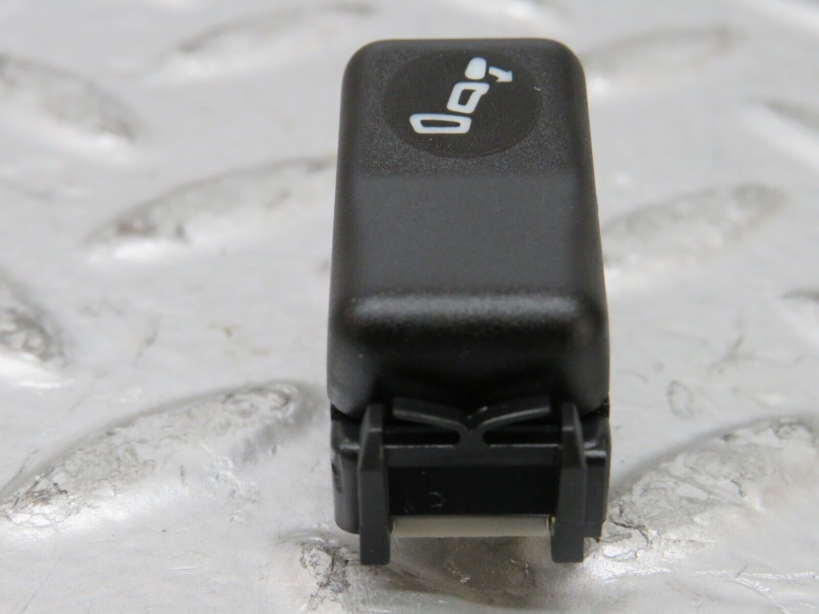 26528 Mercedes-Benz C124 220CE Rear Headrest Release Control Switch 1248209910