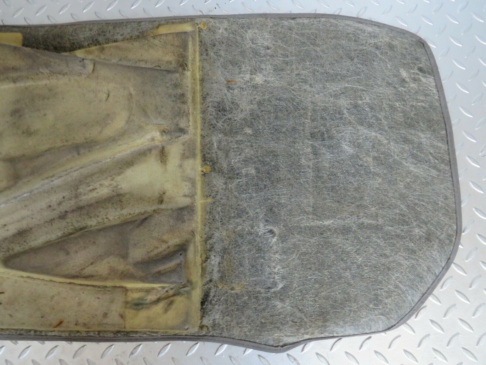 22637 Mercedes-Benz C124 E220 Coupe Front Left Floor Carpet Grey