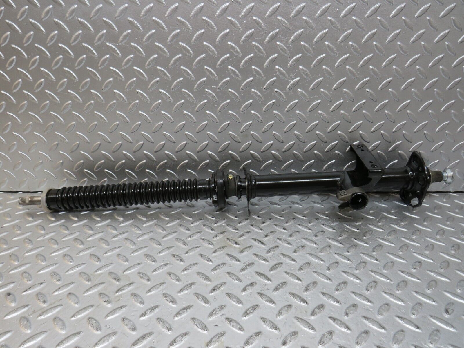 27781 Mercedes-Benz S124 300TE Wagon Steering Column