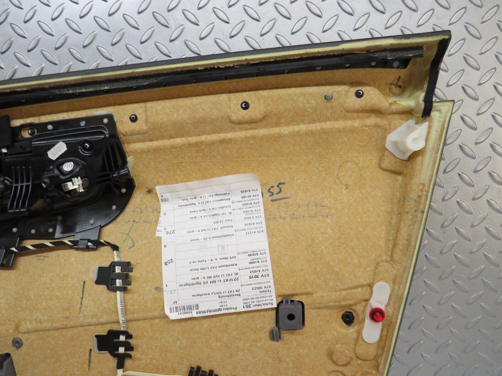 35100 Mercedes-Benz W221 Front Left Door Card