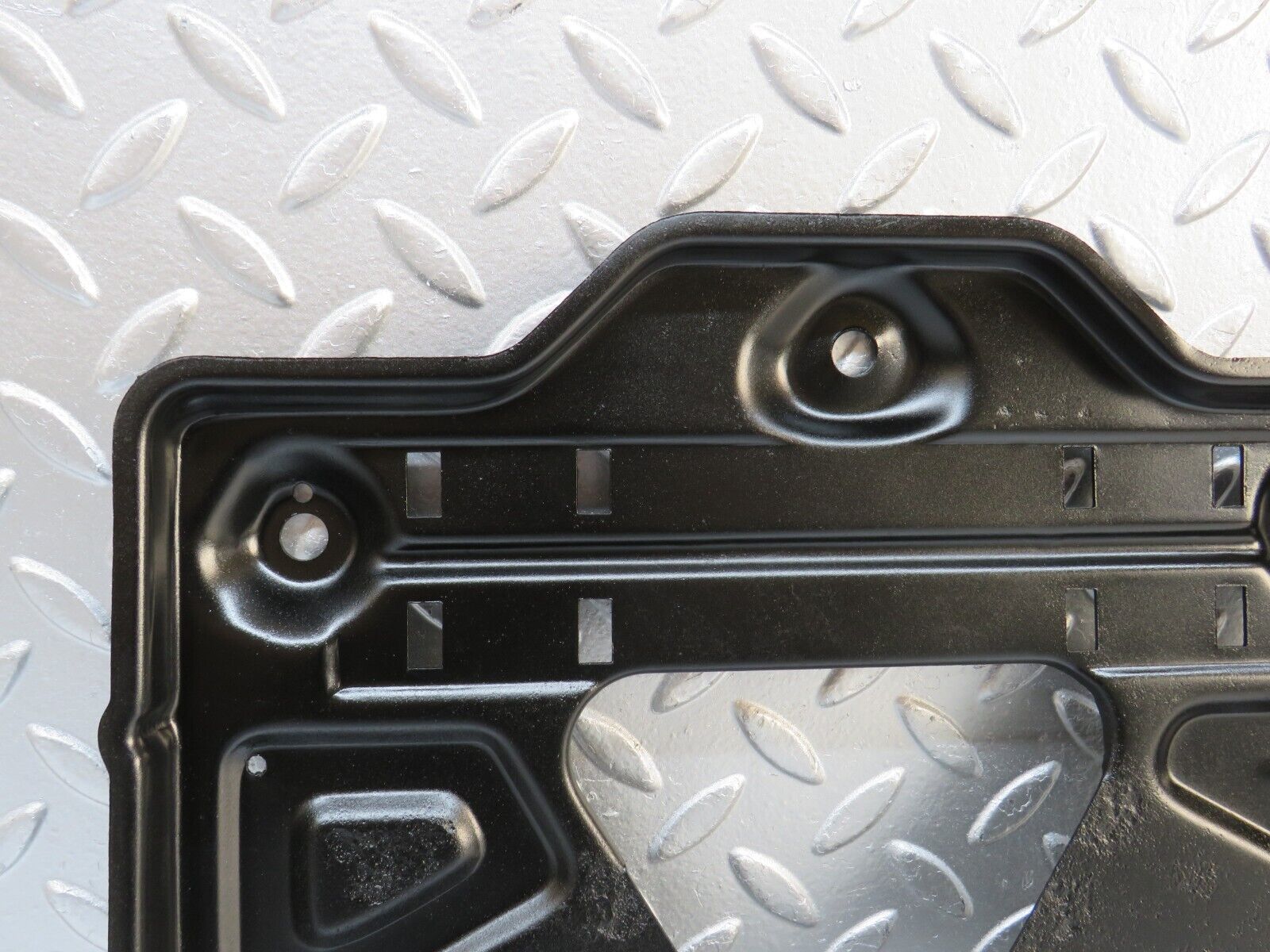 32517 Mercedes-Benz S124 300TE Wagon Battery Tray