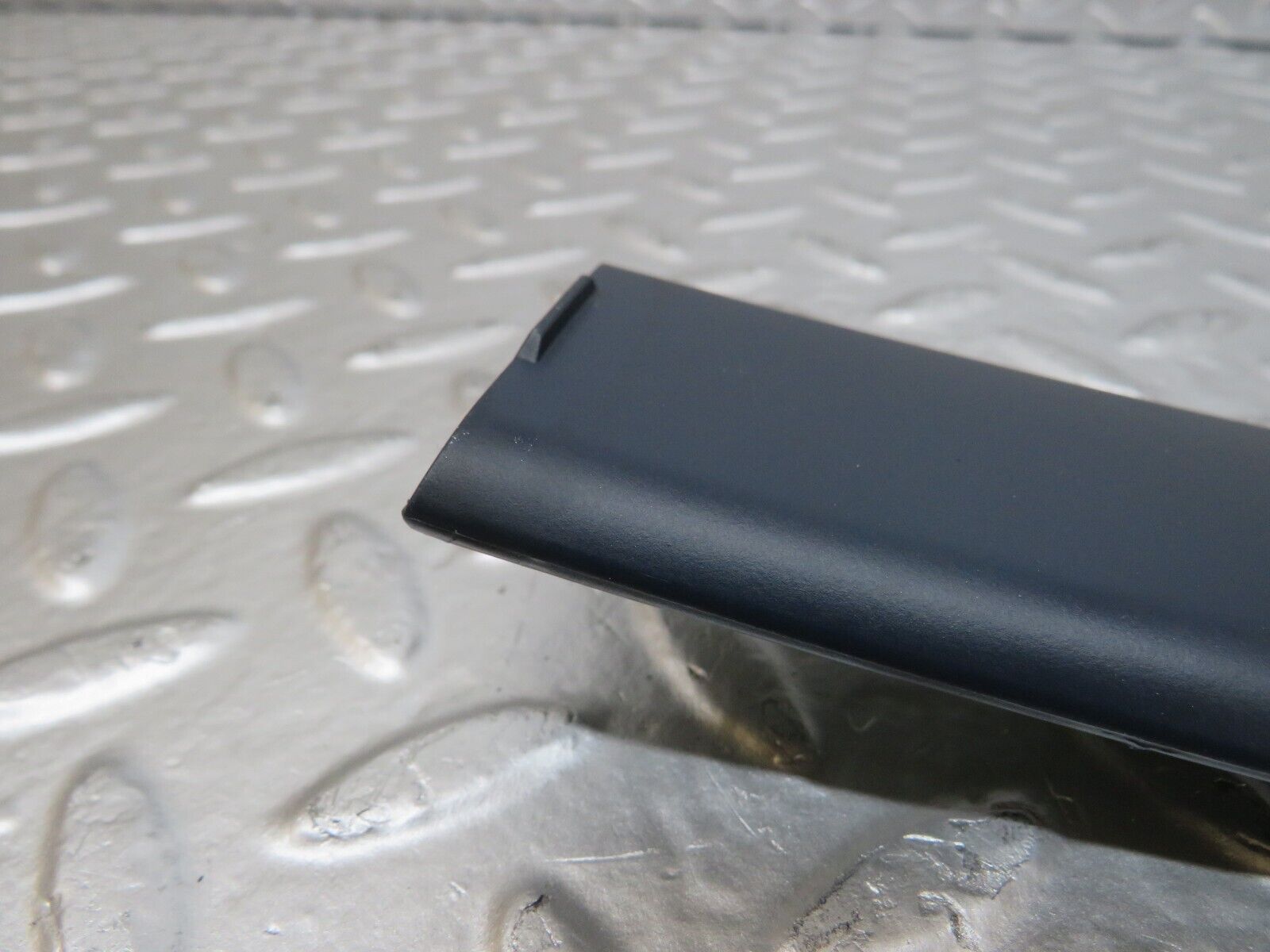 24995 Mercedes-Benz W140 S320 Rear Right Quarter Window Channel Inner Cover