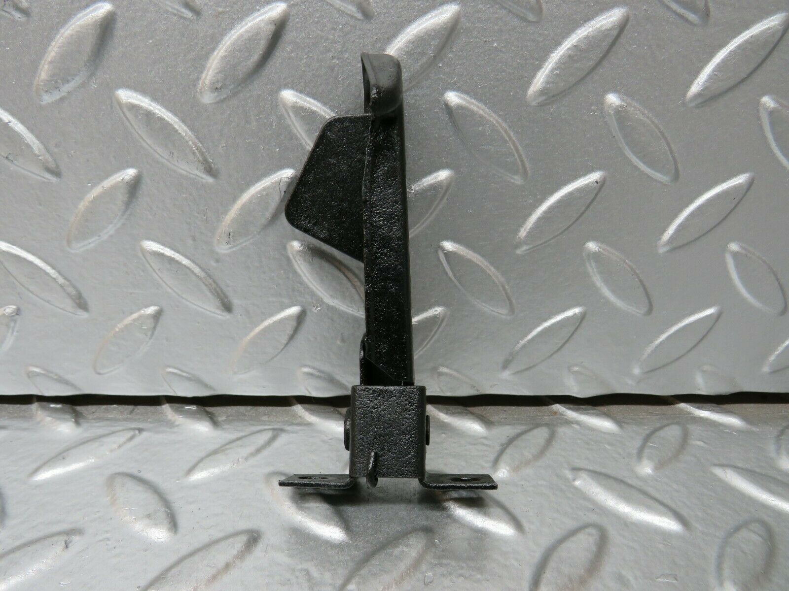 23908 Mercedes-Benz C107 450SLC Coupe Bonnet Safety Latch