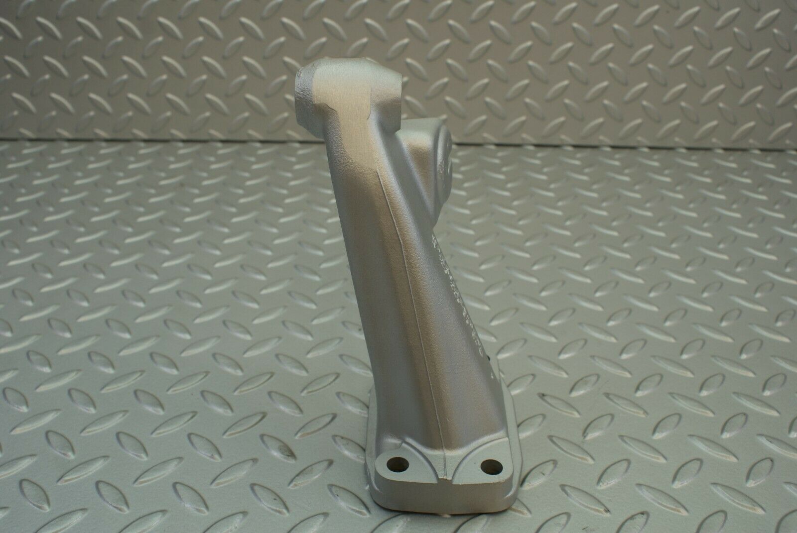 2865 Mercedes-Benz C123 280CE Coupe Engine Mounth Bracket Righ Side 1232230304