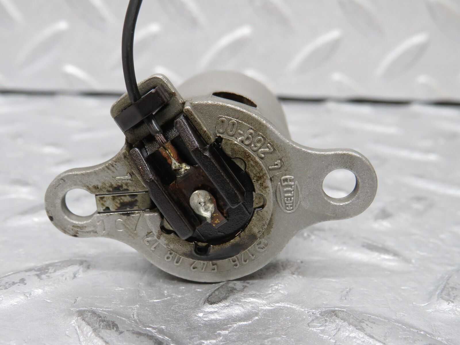 37112 Mercedes-Benz C126 420SEC Coupe Oil Lever Sensor Hella 1265420817