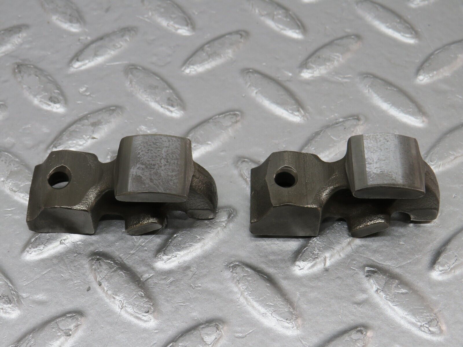 34559 Mercedes-Benz C126 380SEC Coupe Rocker Arm With Valve Tappet