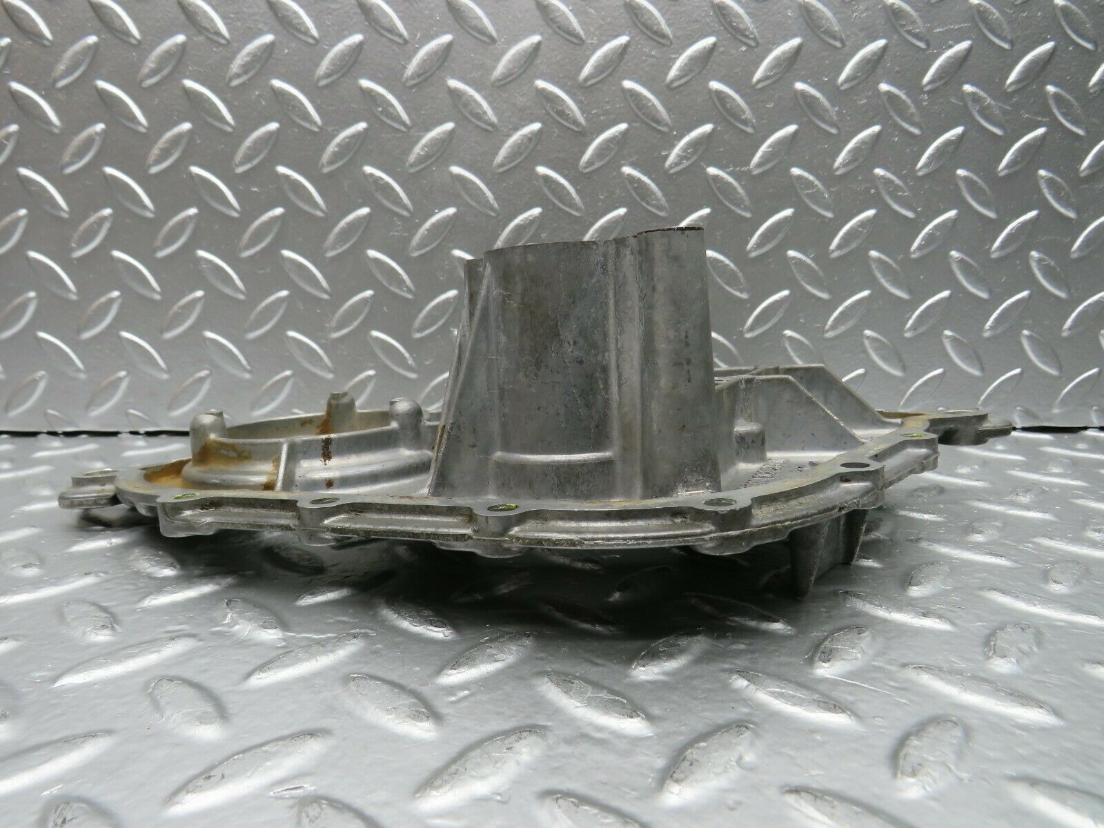 22503 Mercedes-Benz C124 E220 Coupe Cylinder Head Front Cover 1110160906