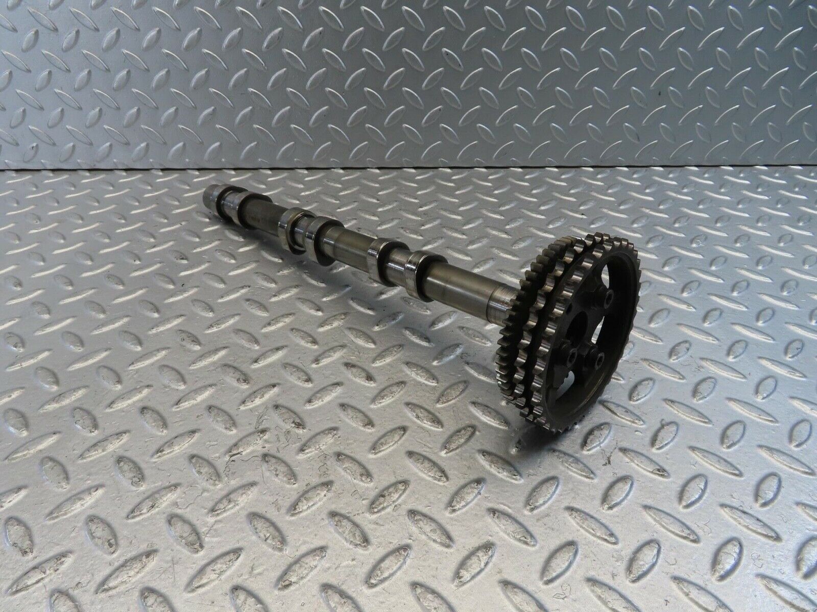 11267 Mercedes-Benz W221 S320 Camshaft Left Side 6420520001