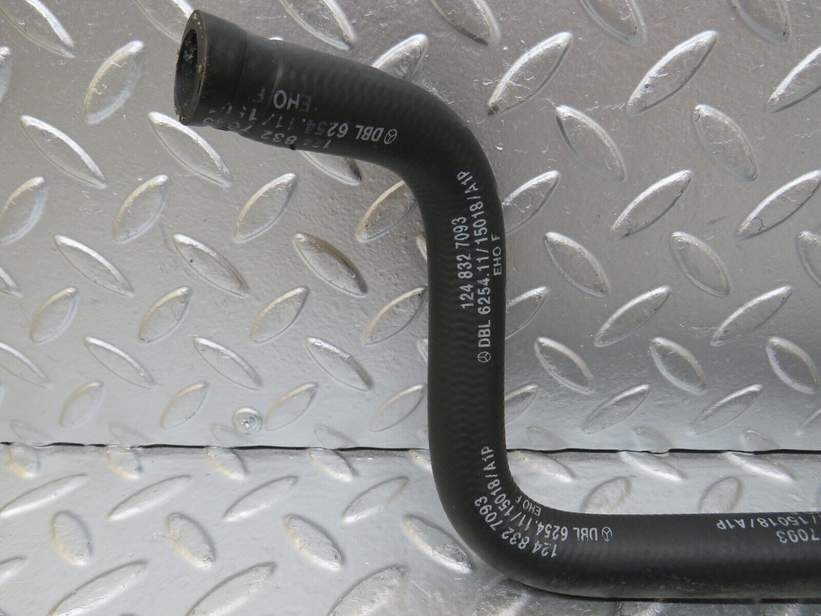 25796 Mercedes-Benz W124 280E Heater Hose 1248327093