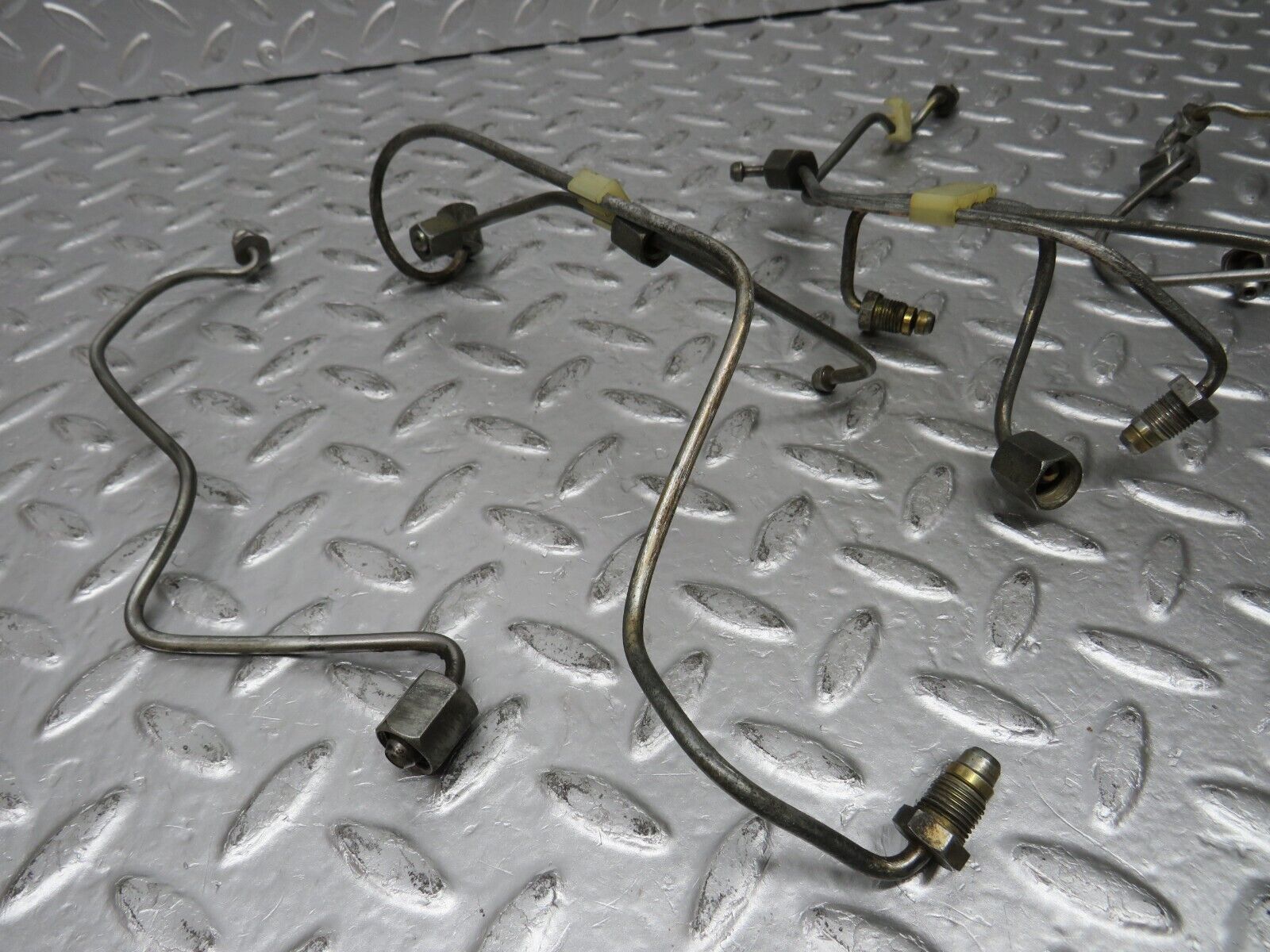 32717 Mercedes-Benz S124 300TE Wagon Fuel Line Hose Set