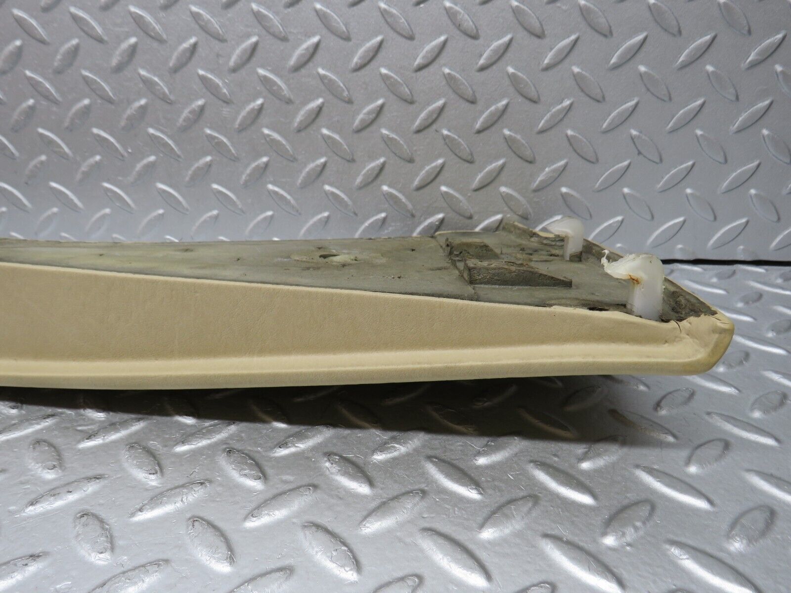 36861 Mercedes-Benz C126 420SEC Left Door Interior Handle Armrest Beige