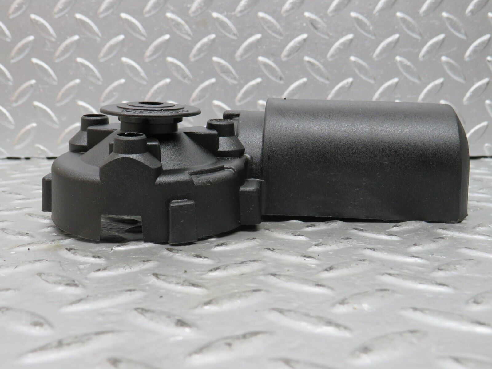 27665 Mercedes-Benz S124 300TE Wagon Wiper Motor Cover 1390591046