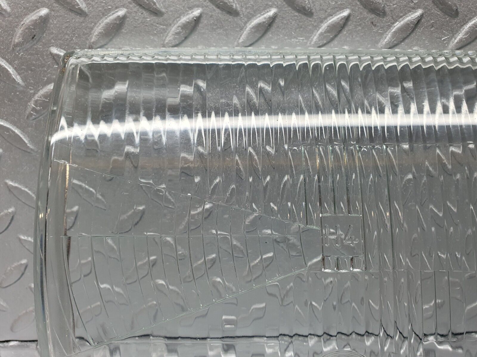 40723 Mercedes-Benz W123 300D Headlight Lens Right Hella 34461R19