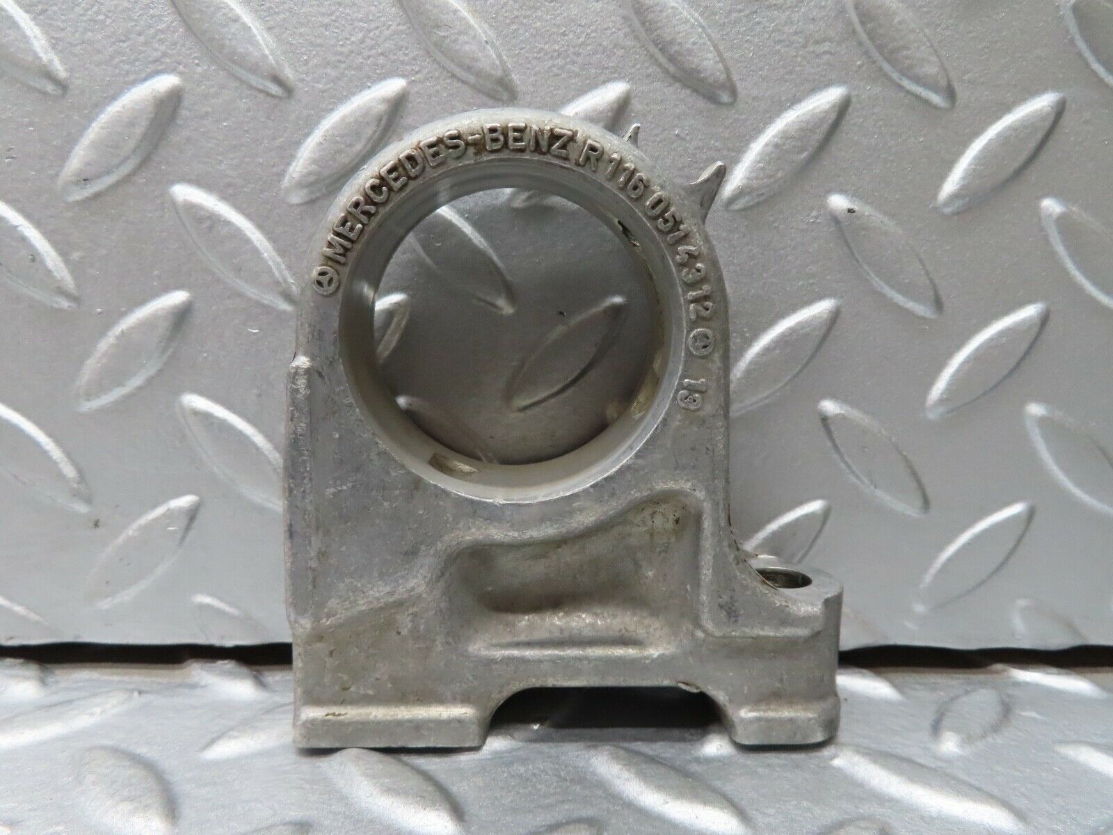 17723 Mercedes-Benz W116 450SEL Camshaft Tower Bearing 1160514312