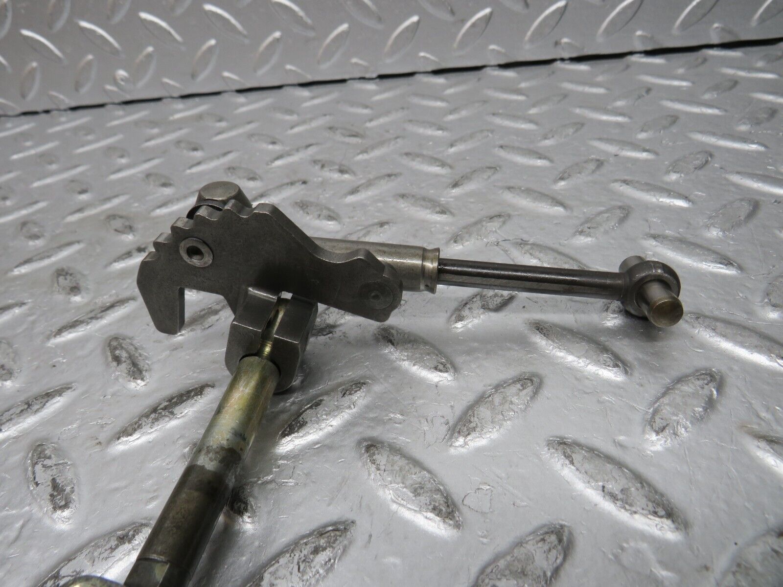 30217 Mercedes-Benz W123 230E Automatic Gearbox Linkage 722.122