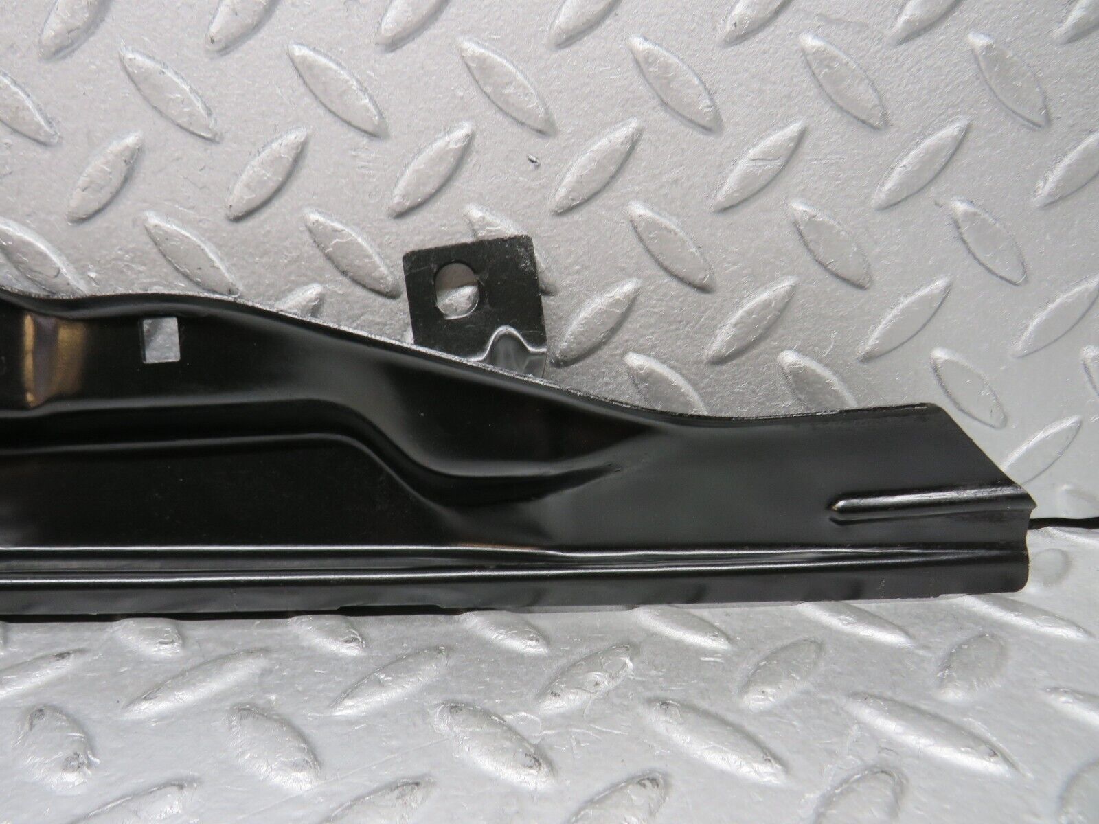 37788 Mercedes-Benz A124 320E Cabrio Rear Right Window Upper Support Bracket