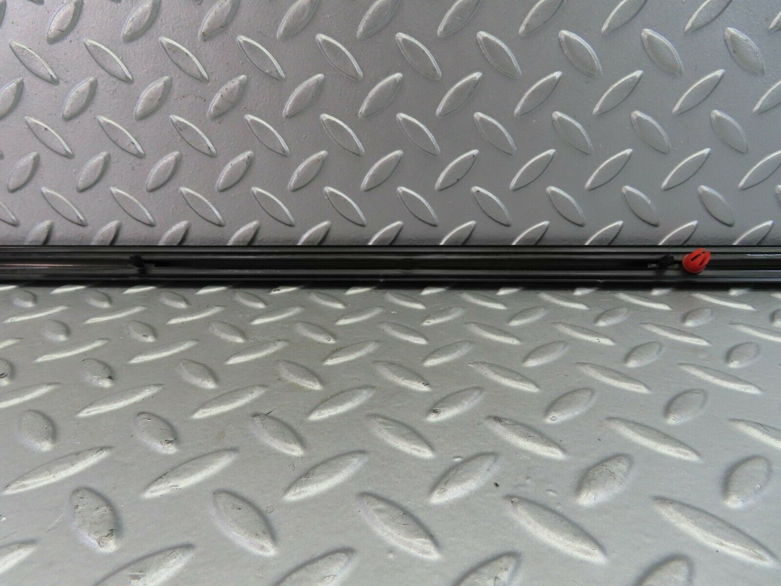 7685 Mercedes-Benz S123 230TE Wagon Centre Door Chrome Trim Rear Right