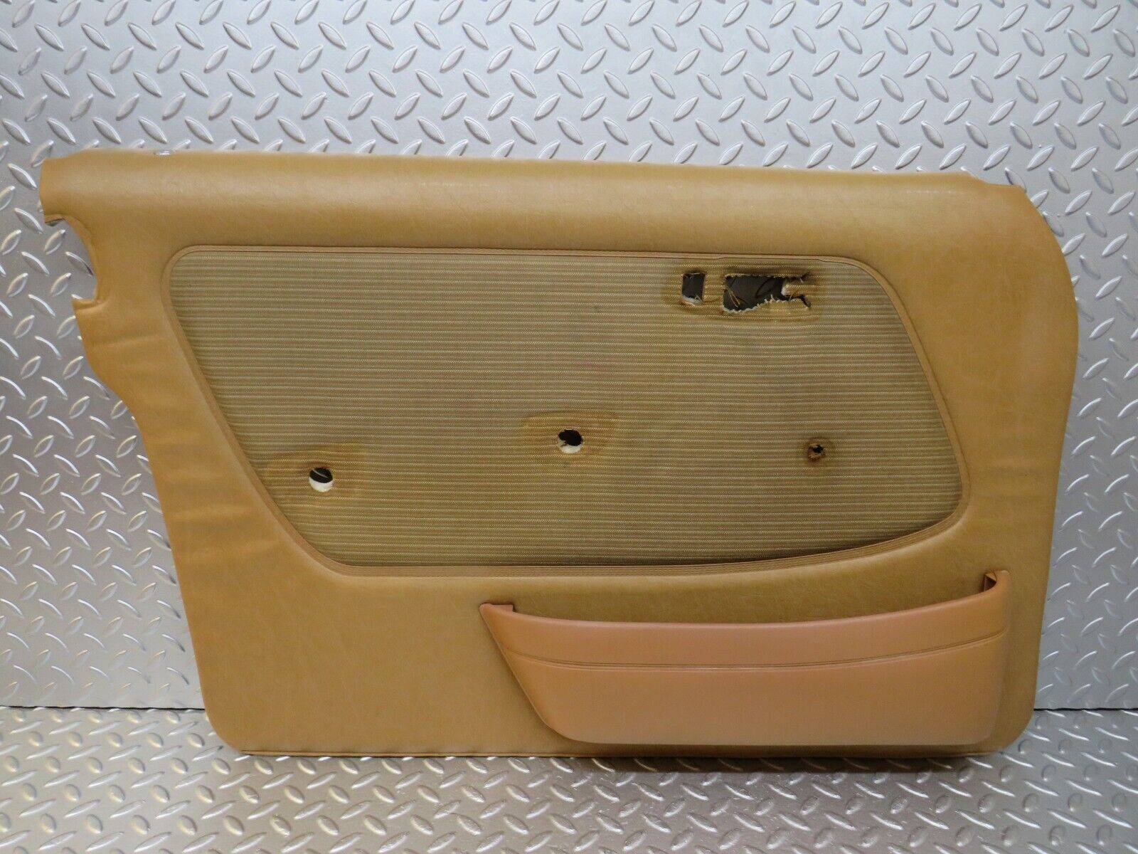 25466 Mercedes-Benz W123 200 Front Left Door Card Palomino