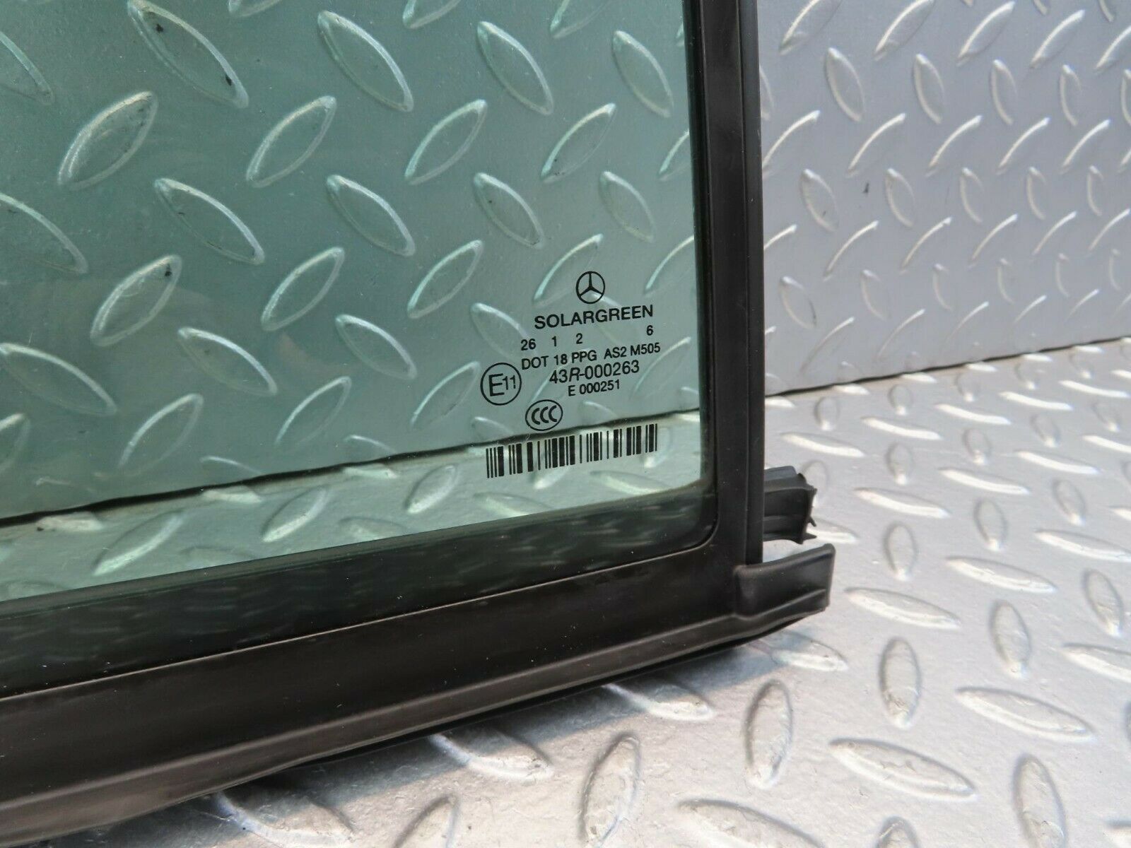 11196 Mercedes-Benz W221 S320 Rear Right Quarter Window Glass