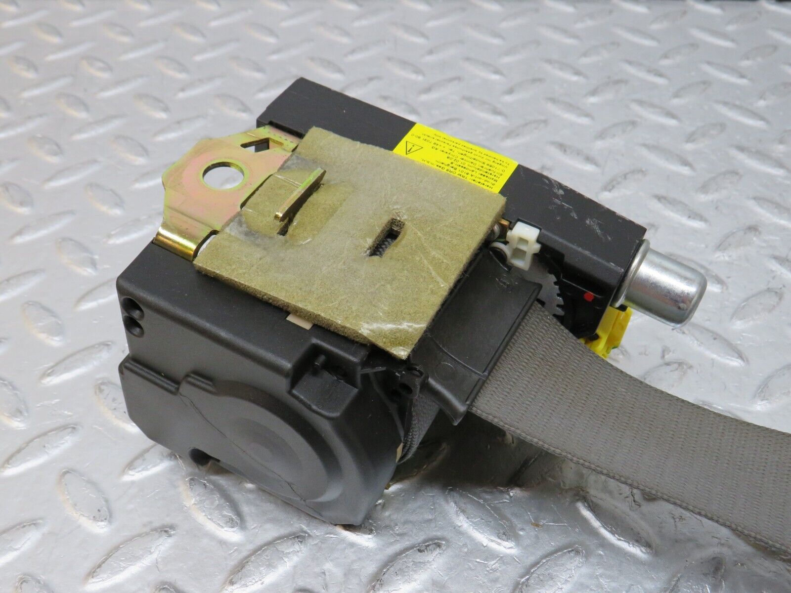 35279 Mercedes-Benz W221 Rear Seat Belt Set & Buckles 2218600485 2218600385