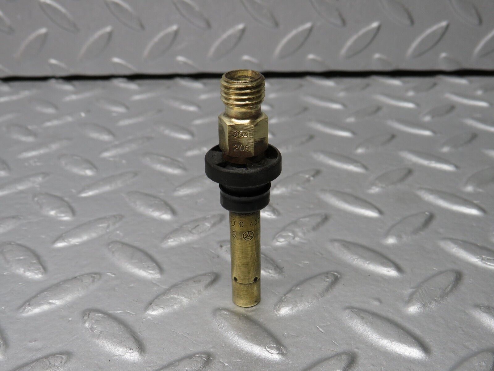 38902 Mercedes-Benz W201 190E 2.6L Fuel Injector Bosch 0000785623 0437502047