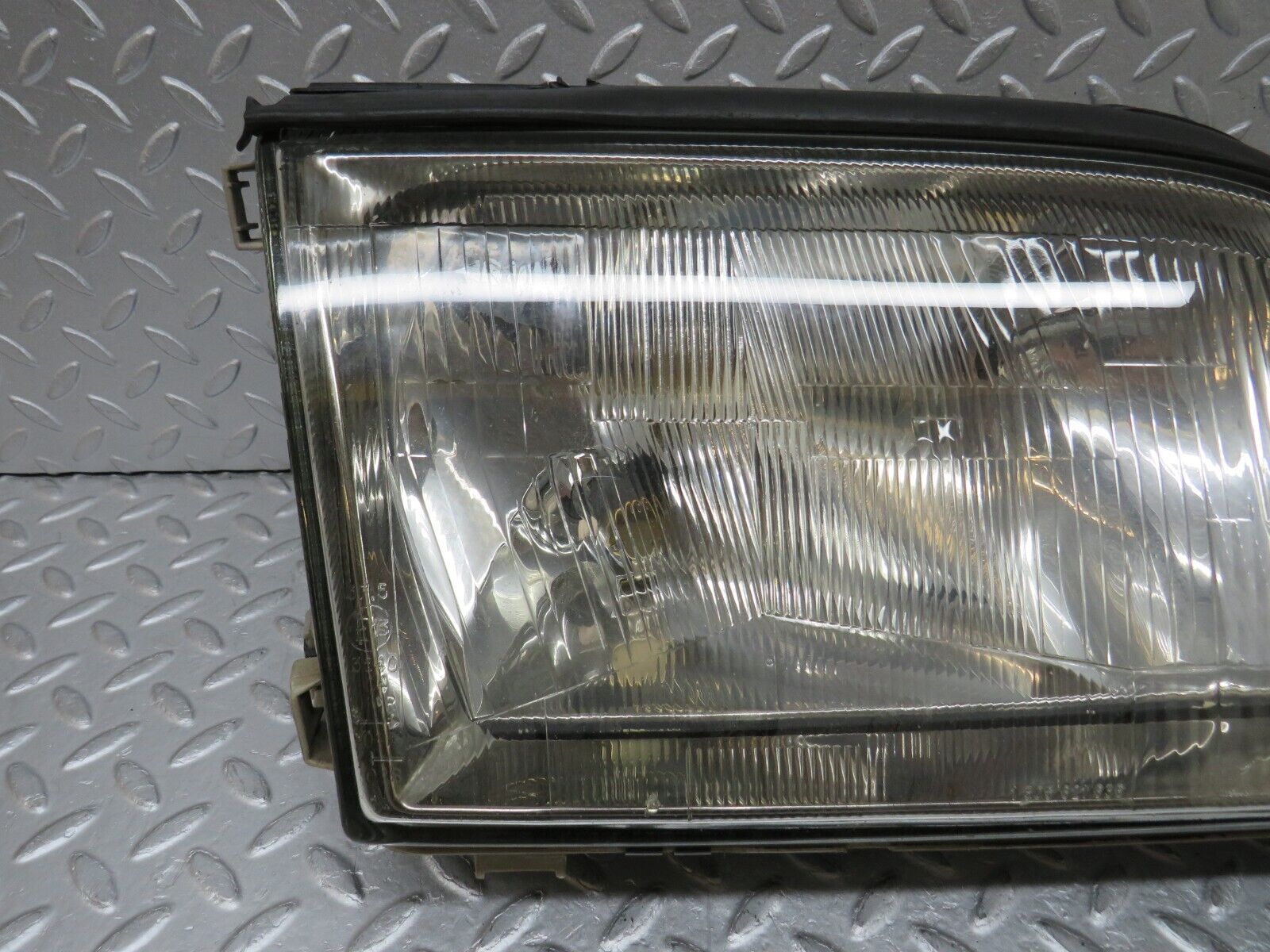 35334 Mercedes-Benz W140 Headlight Bosch Right Side 1305235243 1305621636