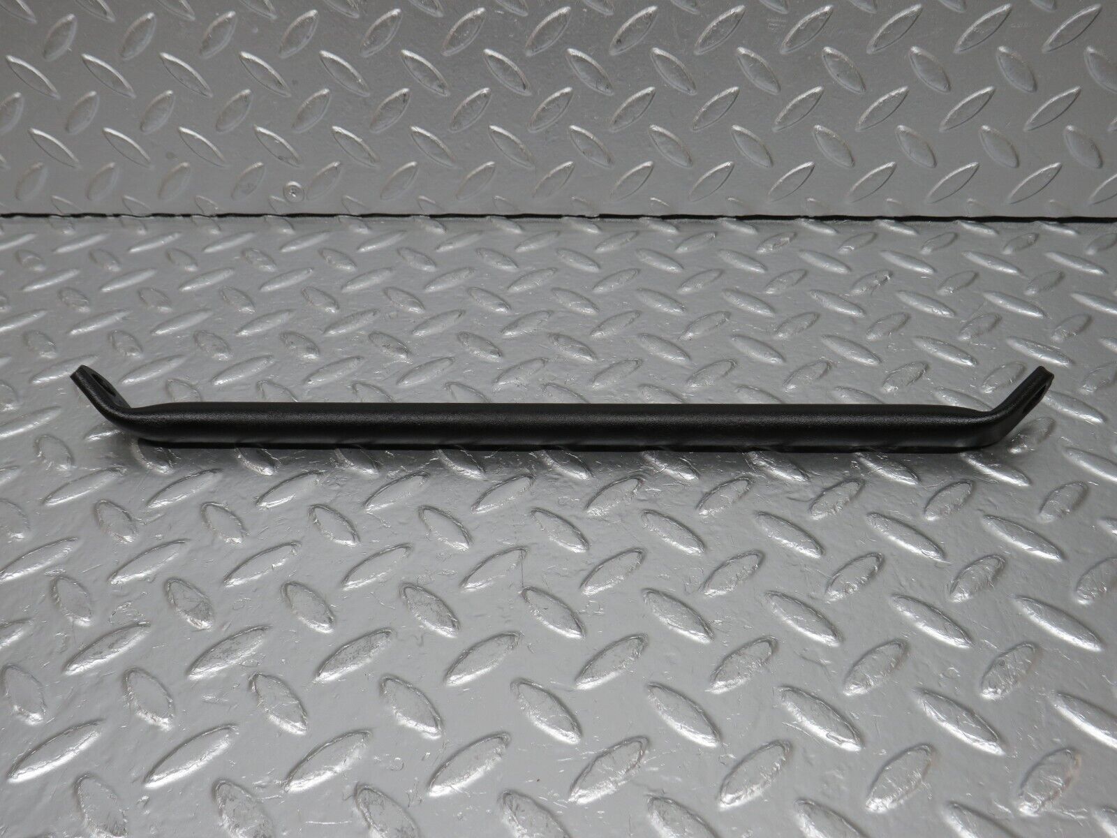 32926 Mercedes-Benz W123 300D Power Steering Pump Holder Bracket