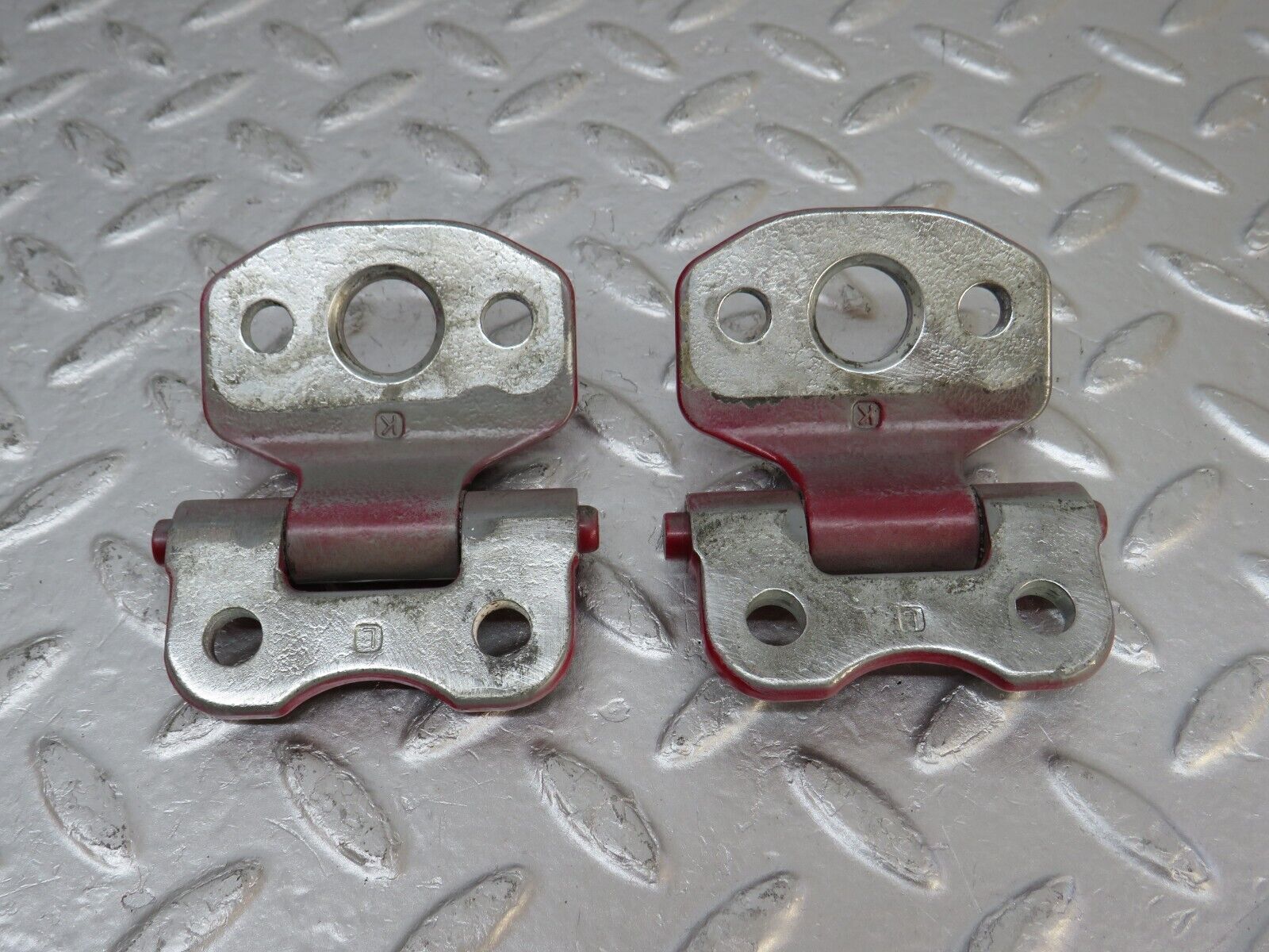 33370 Mercedes-Benz W202 C180 Front Door Hinge Right