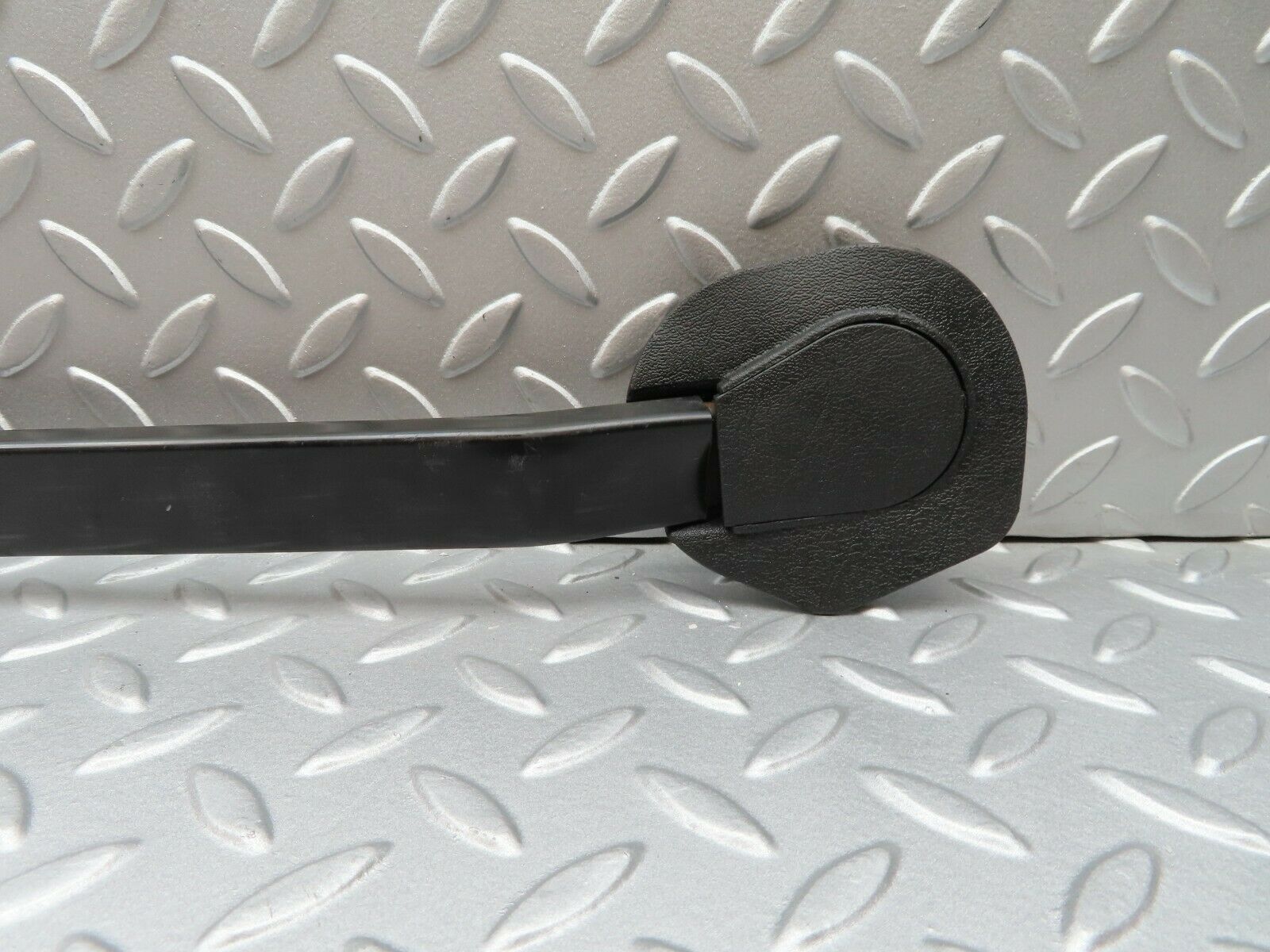 3784 Mercedes-Benz S123 200T Wagon Left Seat Belt Runner With Cover 1239192520