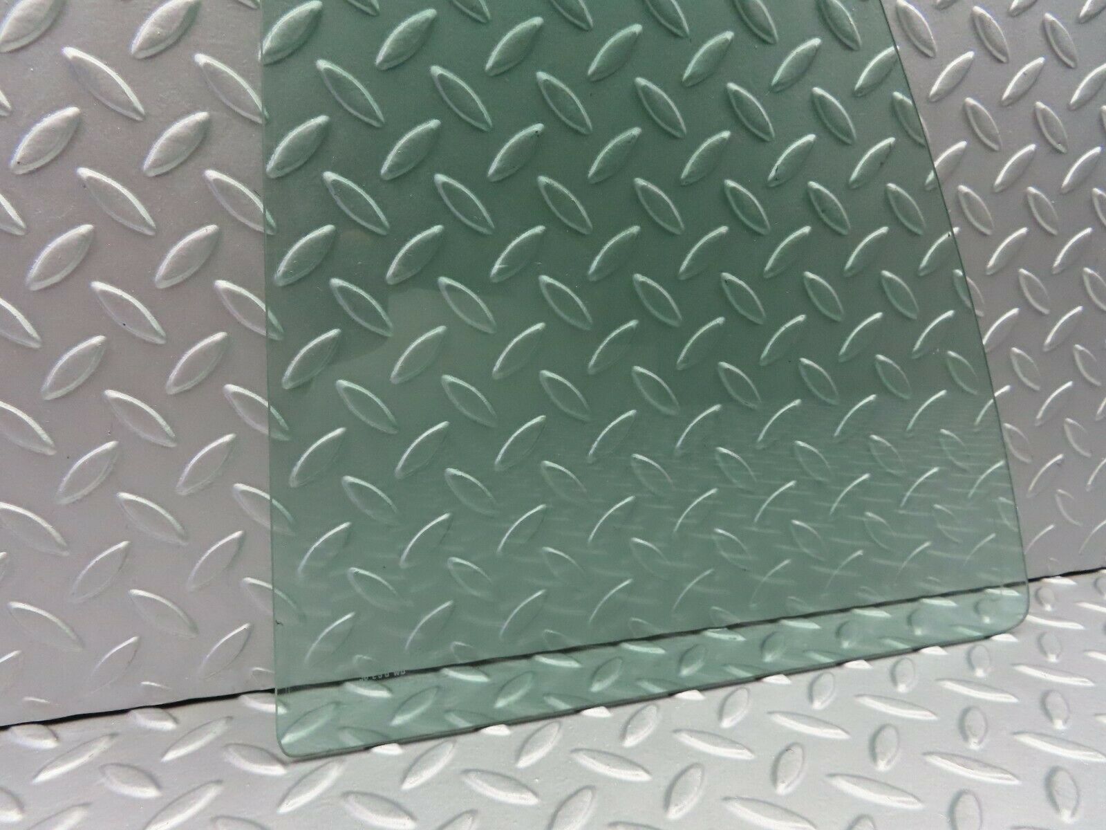 6746 Mercedes-Benz S124 E220 Wagon Rear Left Quarter Window Glass