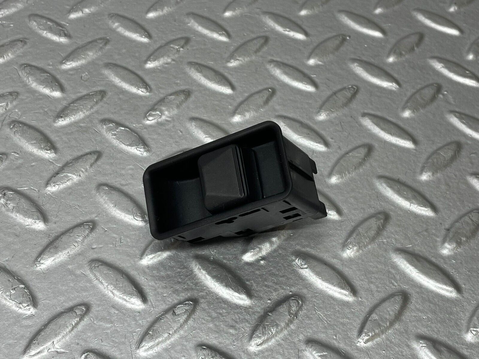 32374 Mercedes-Benz S124 300TE Wagon Sunroof Switch 1248203510